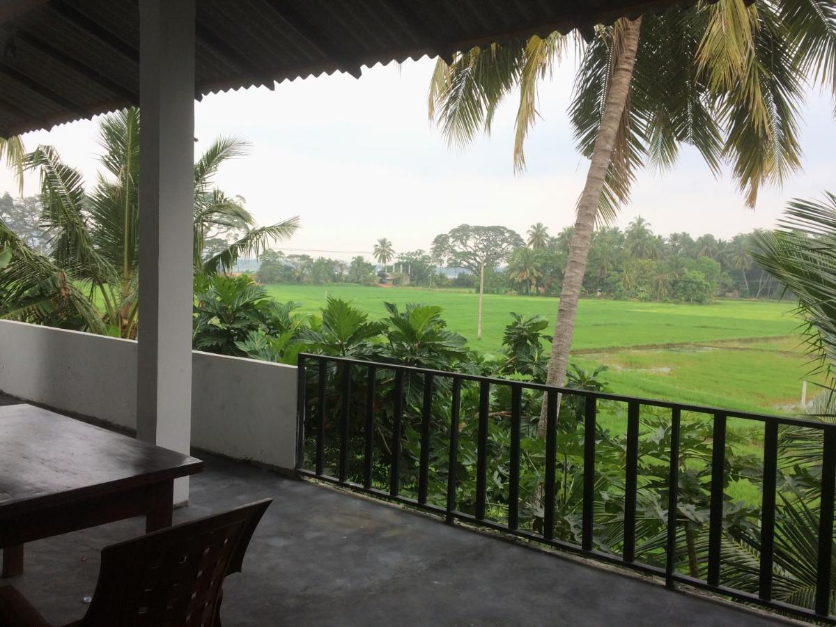 Hotel View Point Tissamaharama Bilik gambar