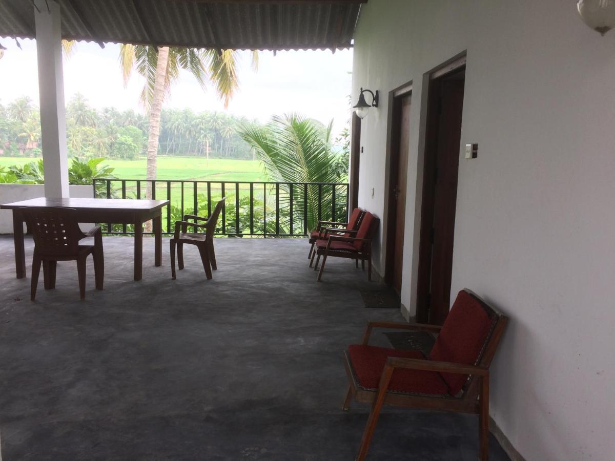 Hotel View Point Tissamaharama Bilik gambar